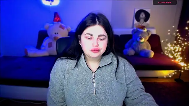 Emily Mo online show from 12.08.24