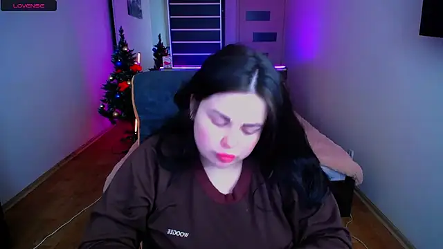 Emily Mo online show from 12.12.24