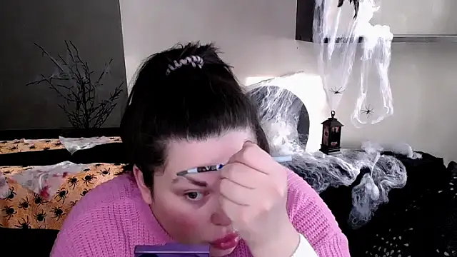 Emily Mo online show from 10.30.25