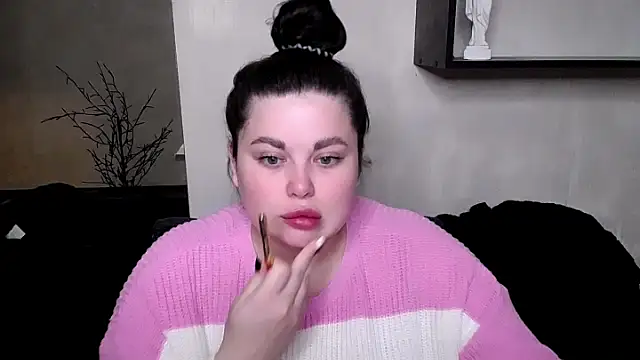 Emily Mo online show from 11.06.25