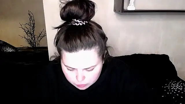 Emily Mo online show from 11.10.25