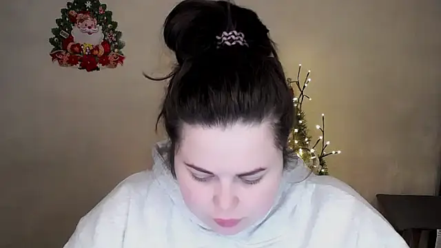 Emily Mo online show from 12.20.25