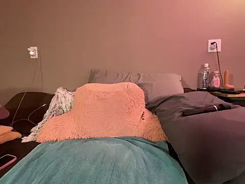 1Lustfully yours online show from 02.05.26