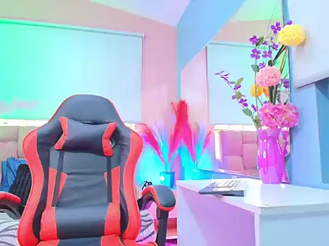 mia thompsonn  online show from 02.12.26