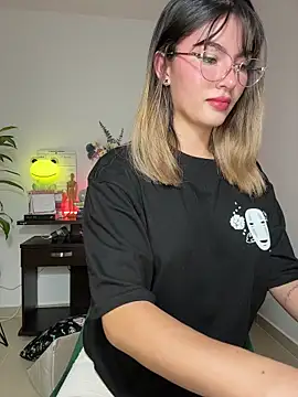 Your Honeey online show from 11.14.25