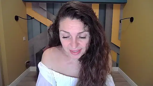 Snapshot of EllaLong chatting on 12.15.24 EllaLong online show from 12.15.24
