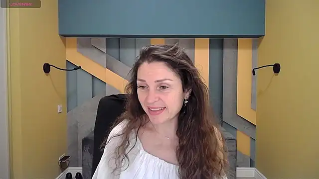 Snapshot of EllaLong chatting on 12.22.24 EllaLong online show from 12.22.24