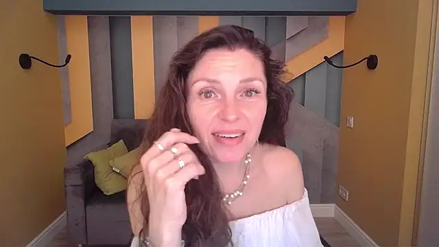 EllaLong online show from 04.01.26