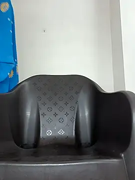  surbhi  online show from 12.23.25