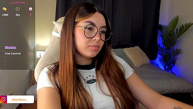dakottaa  online show from 09.24.25