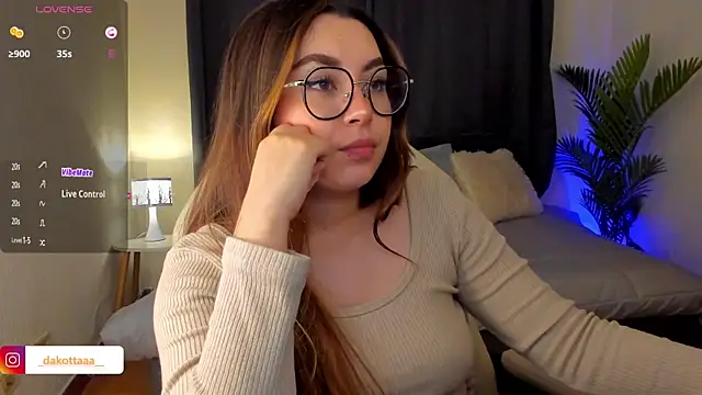 dakottaa  online show from 10.21.25