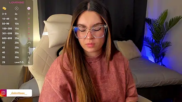 dakottaa  online show from 11.11.25