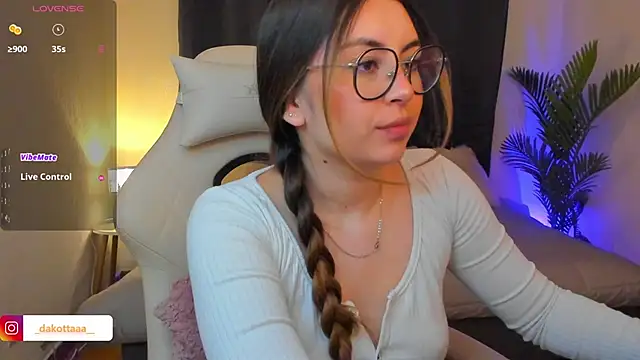 dakottaa  online show from 02.11.26