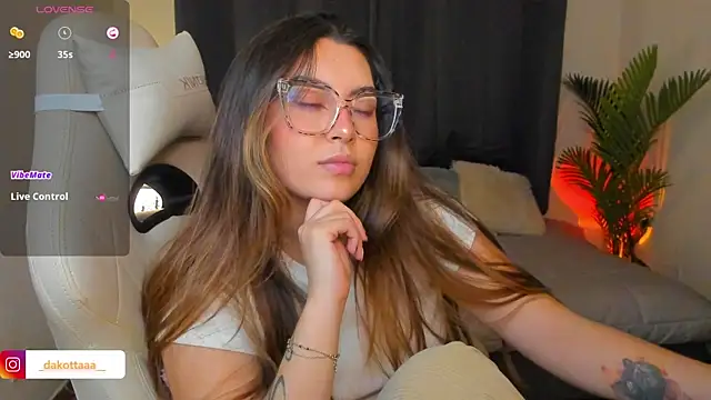 dakottaa  online show from 04.16.26