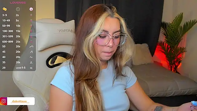 Snapshot of dakottaa_ chatting on 05.23.26 dakottaa online show from 05.23.26