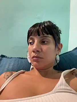 Snapshot of kitty__horny chatting on 12.15.24 kitty horny online show from 12.15.24