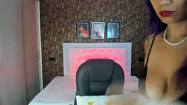 Snapshot of kitty__horny chatting on 01.16.25 kitty horny online show from 01.16.25