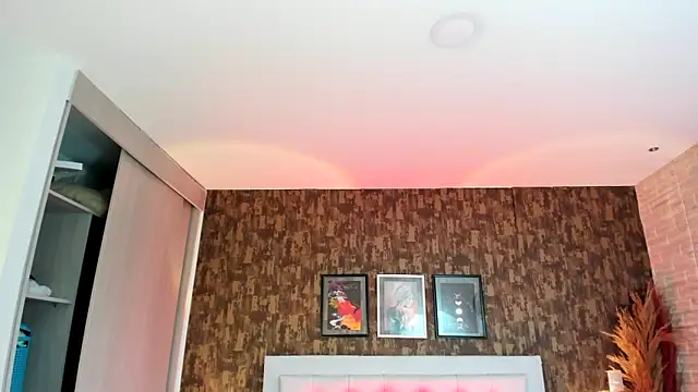 Snapshot of kitty__horny chatting on 02.03.25 kitty horny online show from 02.03.25