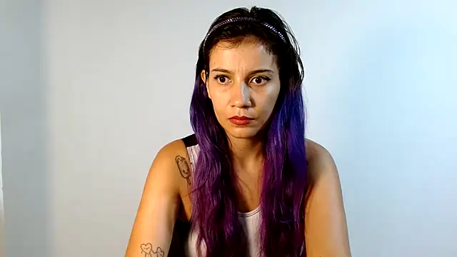 Snapshot of kitty__horny chatting on 02.20.25 kitty horny online show from 02.20.25