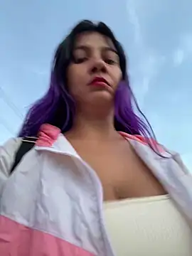 Snapshot of kitty__horny chatting on 03.10.25 kitty horny online show from 03.10.25