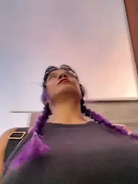 Snapshot of kitty__horny chatting on 03.11.25 kitty horny online show from 03.11.25