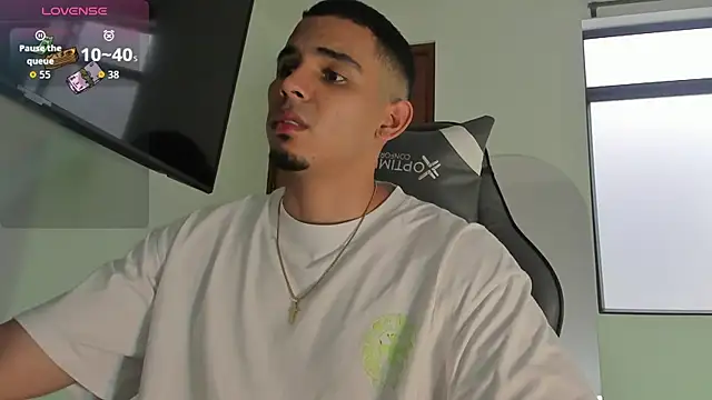 Snapshot of joss_111 chatting on 09.30.25 joss 111 online show from 09.30.25