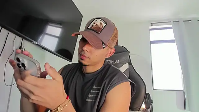 Snapshot of joss_111 chatting on 10.18.25 joss 111 online show from 10.18.25