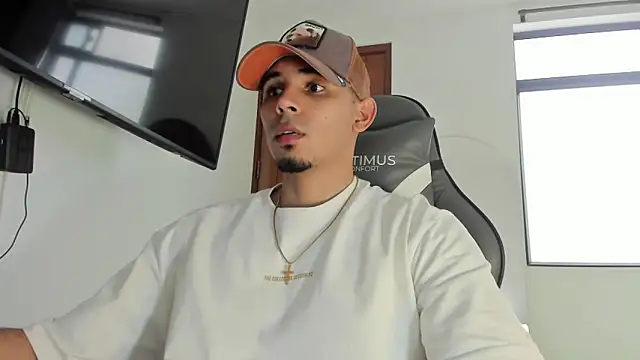 Snapshot of joss_111 chatting on 11.01.25 joss 111 online show from 11.01.25