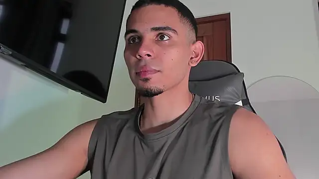 Snapshot of joss_111 chatting on 11.04.25 joss 111 online show from 11.04.25