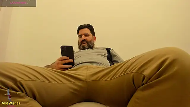 Snapshot of Maxi_TheBigDaddy chatting on 01.14.25 Maxi TheBigDaddy online show from 01.14.25