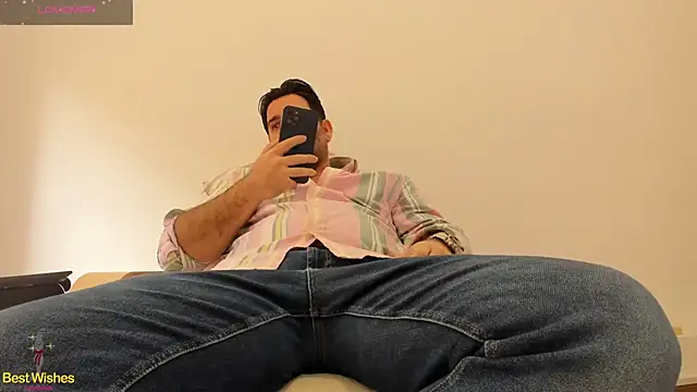 Snapshot of Maxi_TheBigDaddy chatting on 01.17.25 Maxi TheBigDaddy online show from 01.17.25