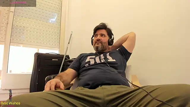 Snapshot of Maxi_TheBigDaddy chatting on 01.25.25 Maxi TheBigDaddy online show from 01.25.25