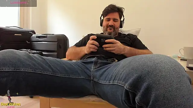 Snapshot of Maxi_TheBigDaddy chatting on 01.28.25 Maxi TheBigDaddy online show from 01.28.25