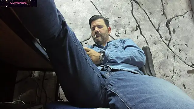 Snapshot of Maxi_TheBigDaddy chatting on 09.17.25 Maxi TheBigDaddy online show from 09.17.25