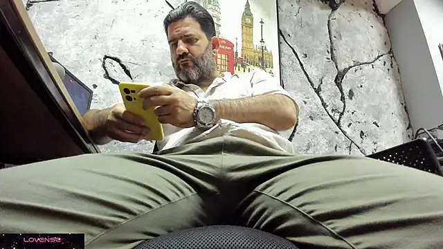 Snapshot of Maxi_TheBigDaddy chatting on 11.07.25 Maxi TheBigDaddy online show from 11.07.25