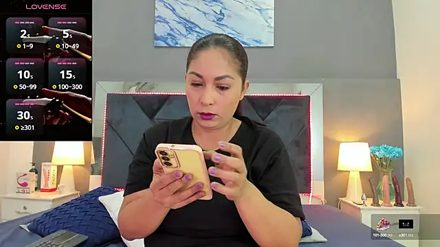 Lauralove 69 online show from 09.29.25