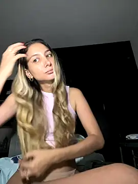 DanikRosse online show from 10.31.25