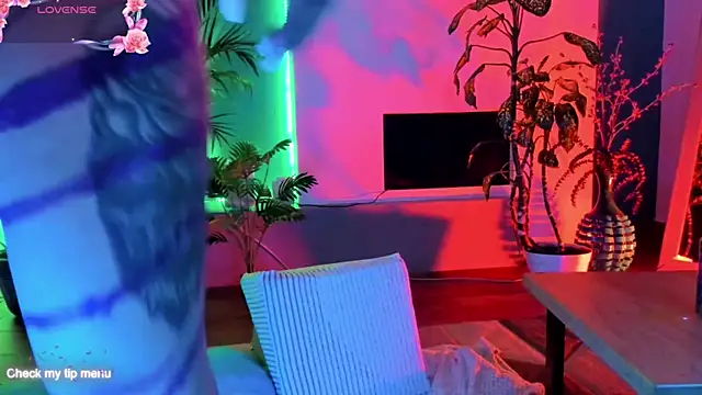 Snapshot of Megan_inked chatting on 10.04.25 Megan inked online show from 10.04.25