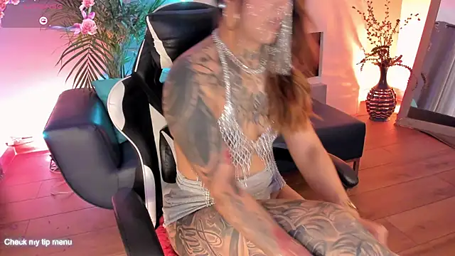 Snapshot of Megan_inked chatting on 10.22.25 Megan inked online show from 10.22.25