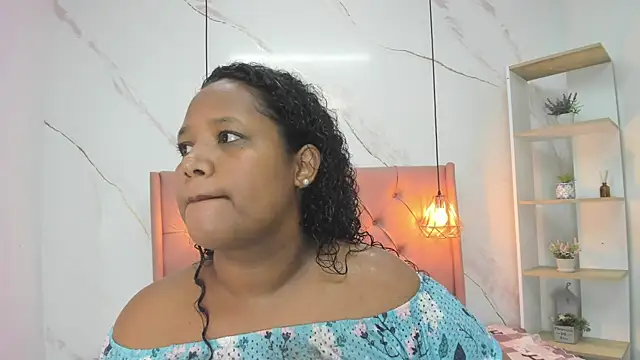 Belle Brunette online show from 10.07.25