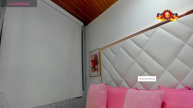 Snapshot of EmiliBonnie chatting on 09.28.25 EmiliBonnie online show from 09.28.25