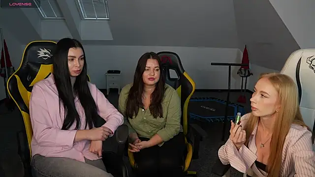 Amelia Blaze online show from 10.30.25