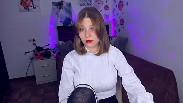 Snapshot of RinaMoore chatting on 11.05.25 RinaMoore online show from 11.05.25