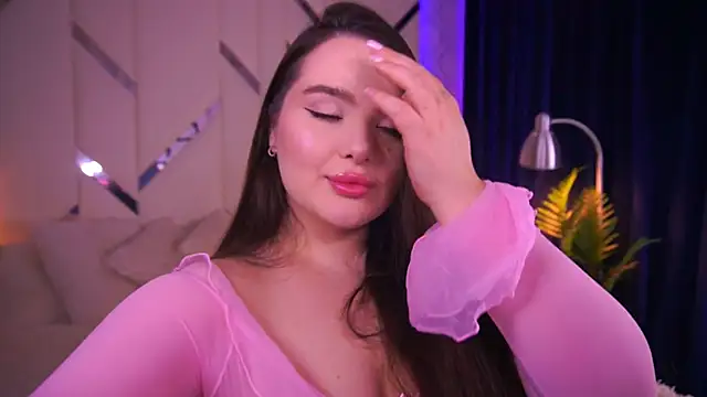 Snapshot of CuteAmberr chatting on 10.27.25 CuteAmberr online show from 10.27.25