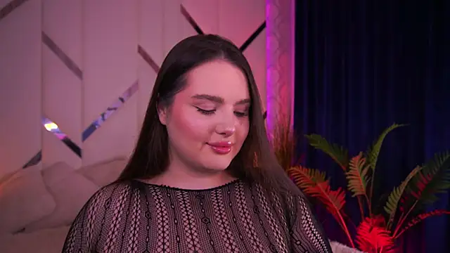 Snapshot of CuteAmberr chatting on 10.31.25 CuteAmberr online show from 10.31.25