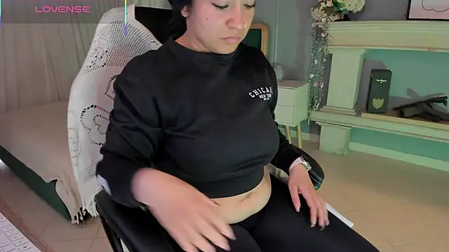 Snapshot of scarlet_miller1 chatting on 03.07.25 scarlet miller1 online show from 03.07.25