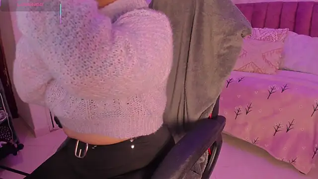 Snapshot of scarlet_miller1 chatting on 09.19.25 scarlet miller1 online show from 09.19.25