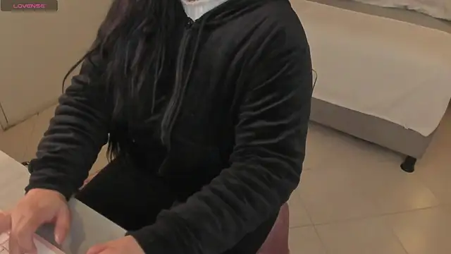 Snapshot of scarlet_miller1 chatting on 10.22.25 scarlet miller1 online show from 10.22.25