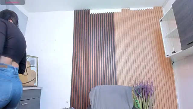 charlottewhitte online show from 12.20.24