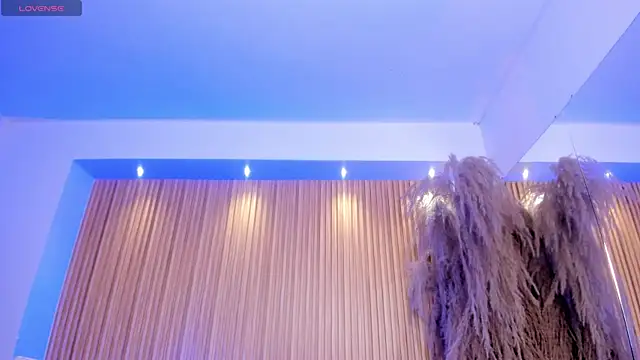 charlottewhitte online show from 12.28.24